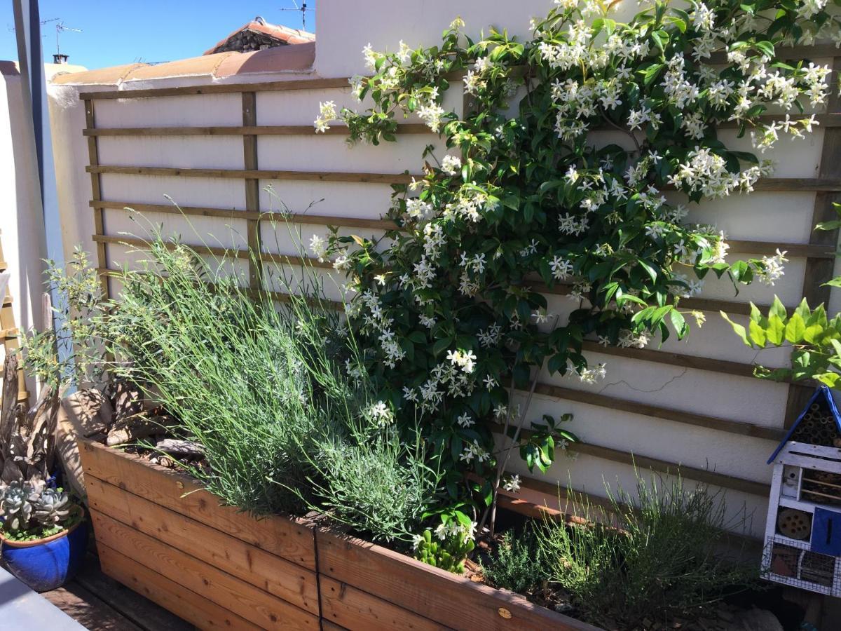 Holiday home Maison Avec Terrasse A Arles, Provence Arles